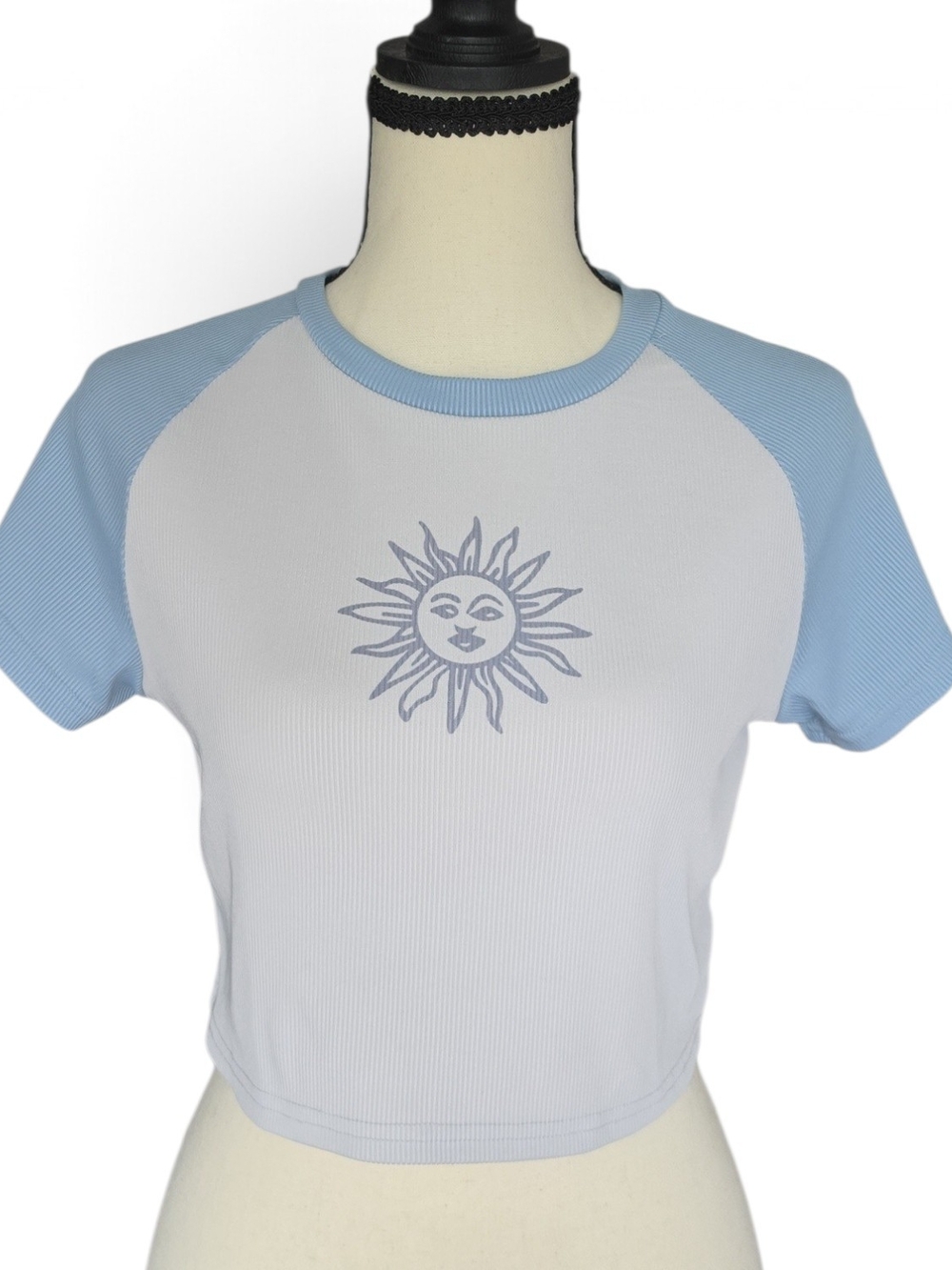 SHEIN EZwear Celestial Sun Face Graphic Crop Top Raglan Sleeve-Size 8/10